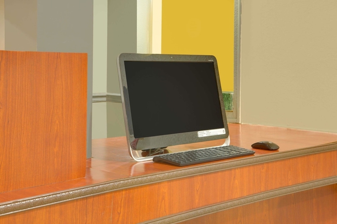 Imagen de los interiores del Hotel Days Inn By Wyndham Gulfport. Foto 16