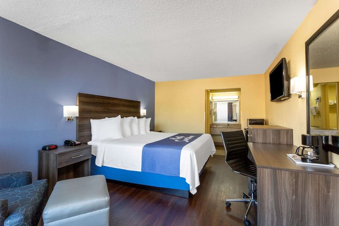 Imagen de la habitación del Hotel Days Inn By Wyndham Hampton Near Coliseum Convention Center. Foto 13
