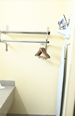 Imagen de la habitación del Hotel Days Inn By Wyndham Hampton Near Coliseum Convention Center. Foto 14