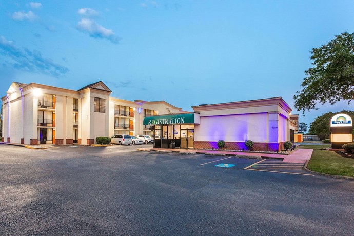 Imagen general del Hotel Days Inn By Wyndham Hampton Near Coliseum Convention Center. Foto 1
