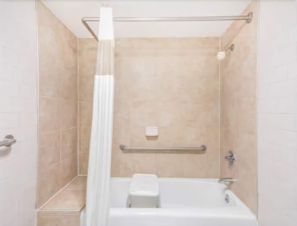 Imagen de la habitación del Hotel Days Inn By Wyndham Hannibal. Foto 15