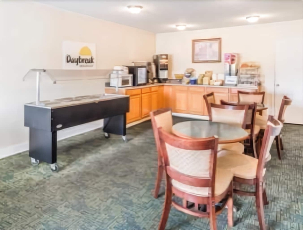 Imagen del bar/restaurante del Hotel Days Inn By Wyndham Hannibal. Foto 3