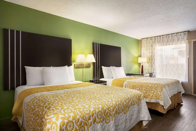 Imagen de la habitación del Hotel Days Inn By Wyndham Hardeeville/ I-95 State Line. Foto 6