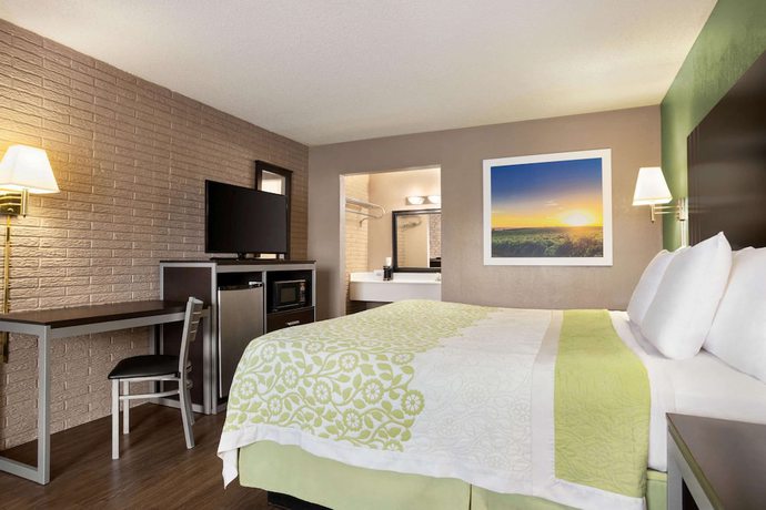 Imagen de la habitación del Hotel Days Inn By Wyndham Hardeeville/ I-95 State Line. Foto 9