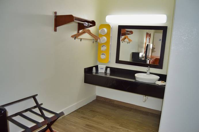 Imagen de la habitación del Hotel Days Inn By Wyndham Hardeeville Near Hilton Head. Foto 6