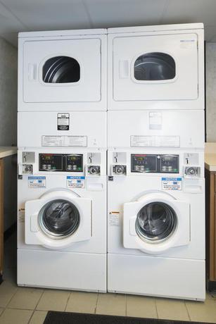 Imagen de los interiores del Hotel Days Inn By Wyndham Harrisburg North. Foto 8