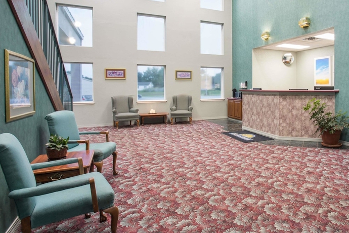 Imagen de los interiores del Hotel Days Inn By Wyndham Harrison. Foto 16