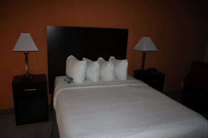 Imagen de la habitación del Hotel Days Inn By Wyndham Hays. Foto 3