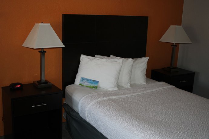 Imagen de la habitación del Hotel Days Inn By Wyndham Hays. Foto 5