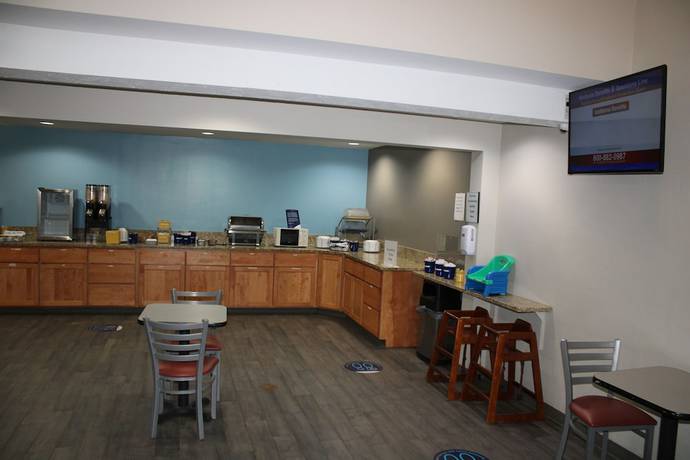 Imagen del bar/restaurante del Hotel Days Inn By Wyndham Hays. Foto 2