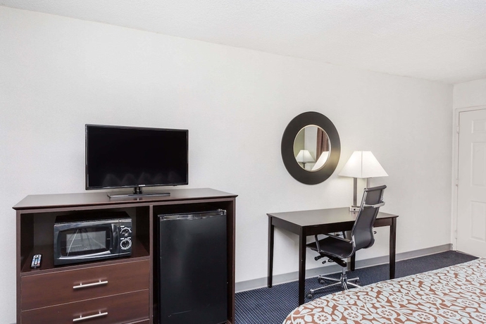 Imagen de la habitación del Hotel Days Inn By Wyndham Hendersonville. Foto 3
