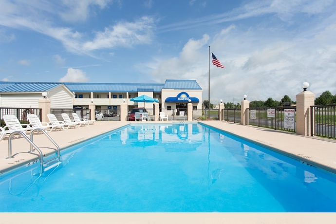 Imagen de la piscina del Hotel Days Inn By Wyndham High Point/archdale. Foto 15