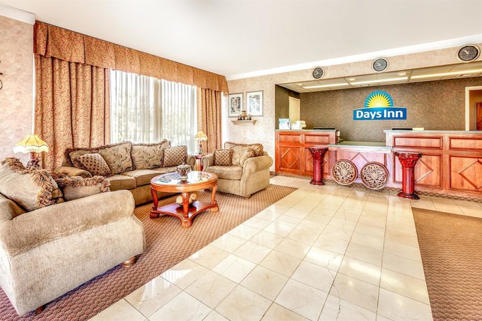 Imagen de los interiores del Hotel Days Inn By Wyndham Hillsboro Tx. Foto 19