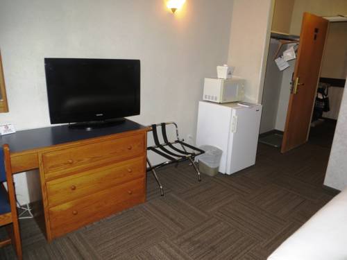 Imagen de la habitación del Hotel Days Inn By Wyndham Hinton. Foto 2