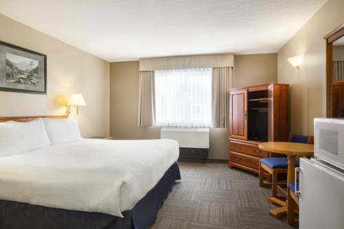 Imagen de la habitación del Hotel Days Inn By Wyndham Hinton. Foto 10
