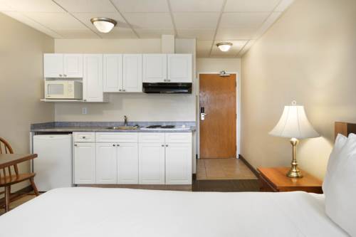 Imagen de la habitación del Hotel Days Inn By Wyndham Hinton. Foto 11