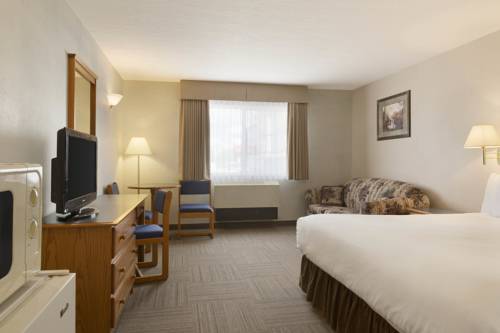 Imagen de la habitación del Hotel Days Inn By Wyndham Hinton. Foto 12