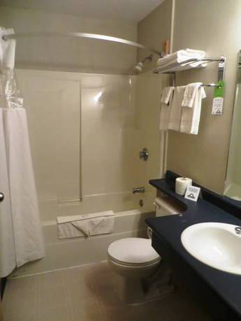 Imagen de la habitación del Hotel Days Inn By Wyndham Hinton. Foto 13
