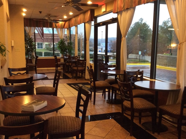 Imagen del bar/restaurante del Hotel Days Inn By Wyndham Hoover Birmingham. Foto 6