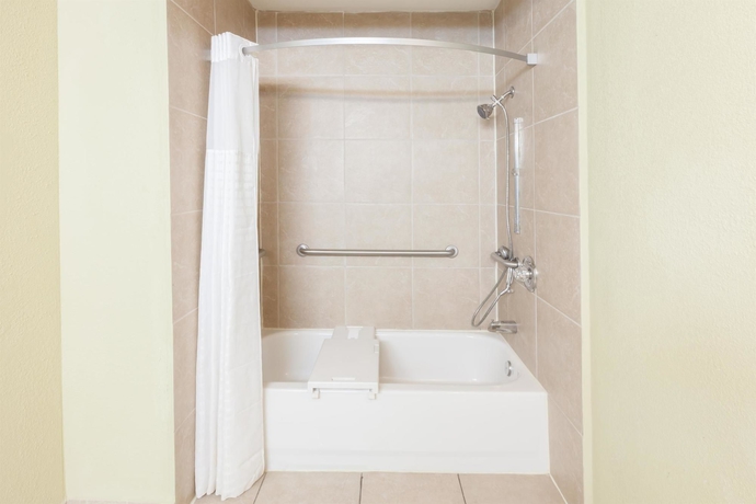 Imagen de la habitación del Hotel Days Inn By Wyndham Houston East. Foto 4