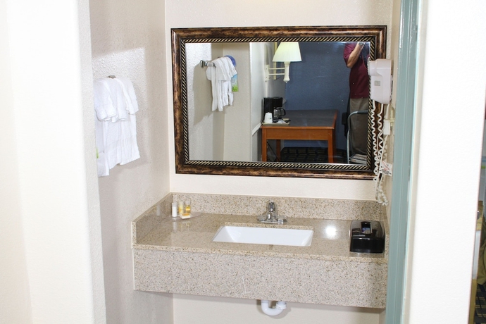 Imagen de la habitación del Hotel Days Inn By Wyndham Houston. Foto 12