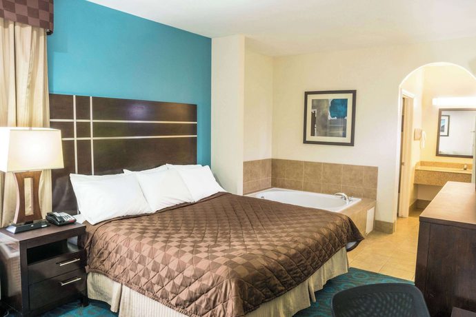 Imagen de la habitación del Hotel Days Inn By Wyndham Humble/houston Intercontinental Airport. Foto 2