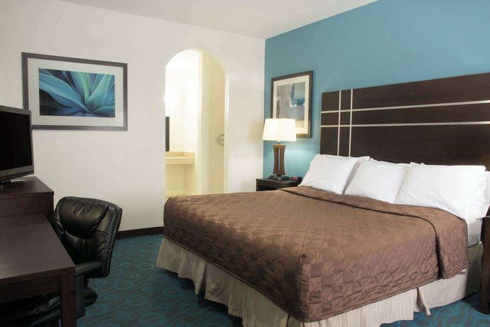 Imagen de la habitación del Hotel Days Inn By Wyndham Humble/houston Intercontinental Airport. Foto 4