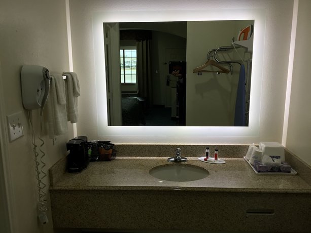 Imagen de la habitación del Hotel Days Inn By Wyndham Humble/houston Intercontinental Airport. Foto 9