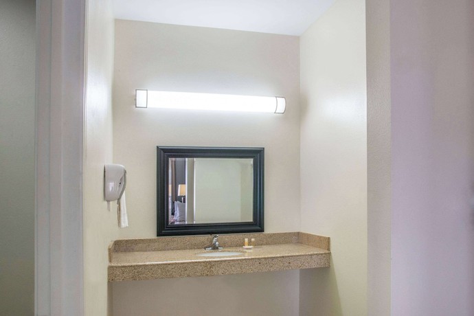 Imagen de la habitación del Hotel Days Inn By Wyndham Humble/houston Intercontinental Airport. Foto 14