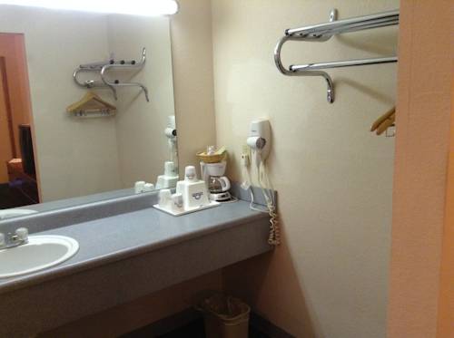 Imagen de la habitación del Hotel Days Inn By Wyndham Indianapolis East Post Road. Foto 10