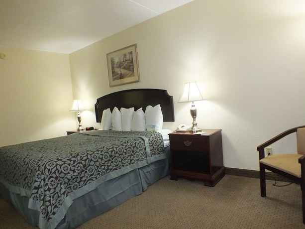 Imagen de la habitación del Hotel Days Inn By Wyndham Indianapolis Northeast. Foto 5