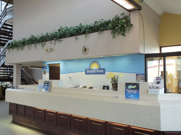 Imagen de los interiores del Hotel Days Inn By Wyndham Indianapolis Northeast. Foto 20