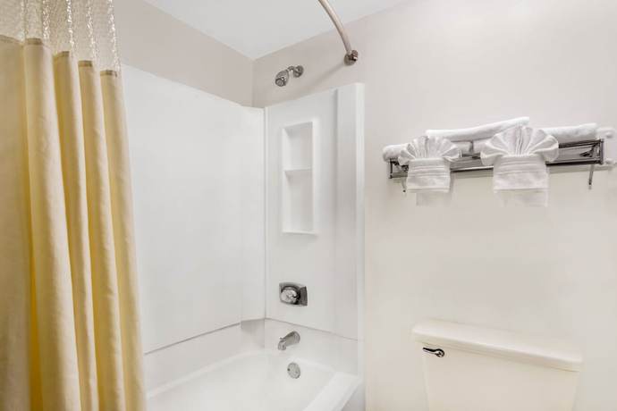 Imagen de la habitación del Hotel Days Inn By Wyndham Indianapolis Northeast. Foto 15