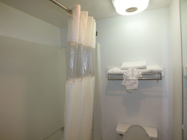 Imagen de la habitación del Hotel Days Inn By Wyndham Indianapolis Northeast. Foto 17