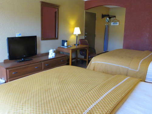Imagen de la habitación del Hotel Days Inn By Wyndham Kansas City. Foto 4