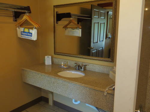 Imagen de la habitación del Hotel Days Inn By Wyndham Kansas City. Foto 8