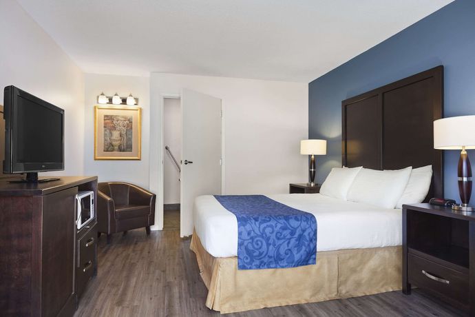 Imagen de la habitación del Hotel Days Inn By Wyndham Kelowna. Foto 4