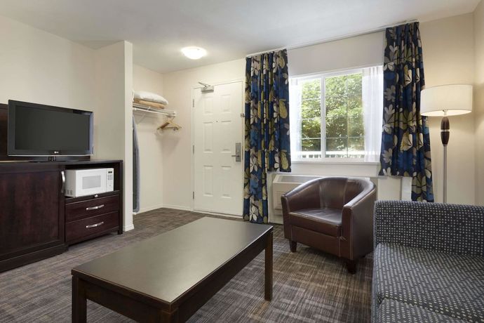 Imagen de la habitación del Hotel Days Inn By Wyndham Kelowna. Foto 12