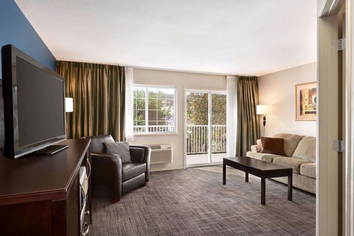 Imagen de la habitación del Hotel Days Inn By Wyndham Kelowna. Foto 14