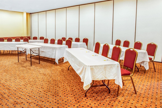 Imagen de los interiores del Hotel Days Inn By Wyndham Kennesaw. Foto 14