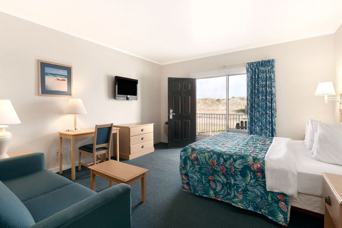Imagen del bar/restaurante del Hotel Days Inn By Wyndham Kill Devil Hills Oceanfront - Wilbur. Foto 3