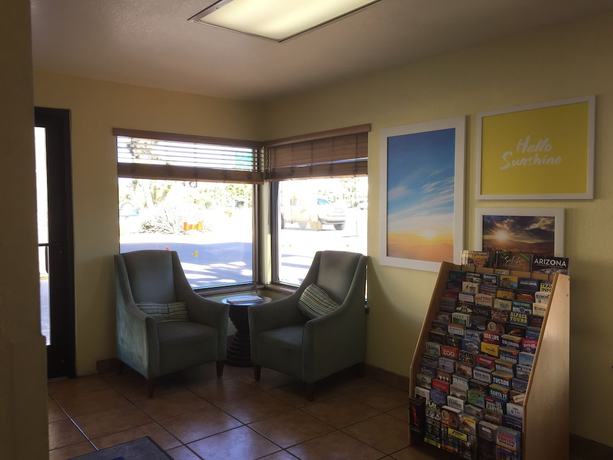 Imagen de los interiores del Hotel Days Inn By Wyndham Kingman West. Foto 17