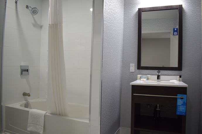 Imagen de la habitación del Hotel Days Inn By Wyndham Kingston. Foto 15