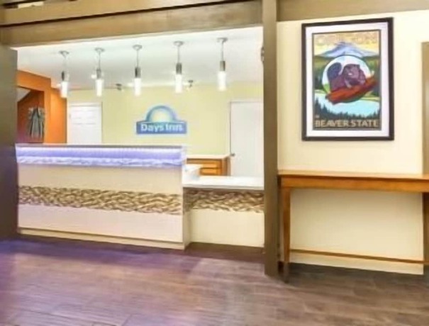 Imagen de los interiores del Hotel Days Inn By Wyndham Klamath Falls. Foto 20