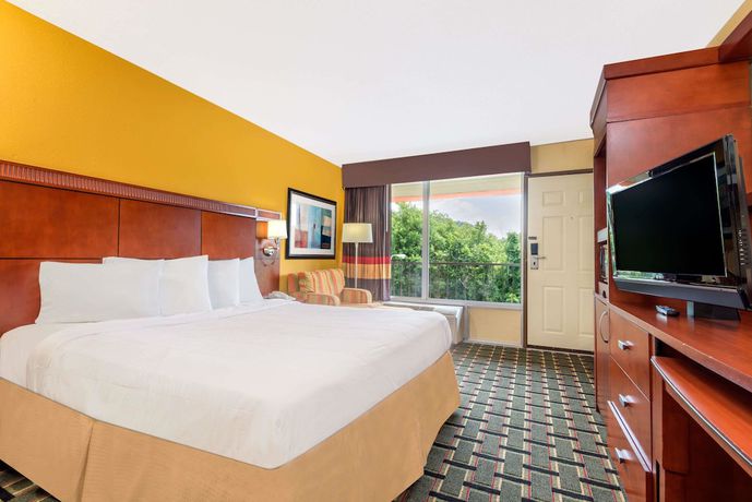 Imagen de la habitación del Hotel Days Inn By Wyndham Knoxville East. Foto 5