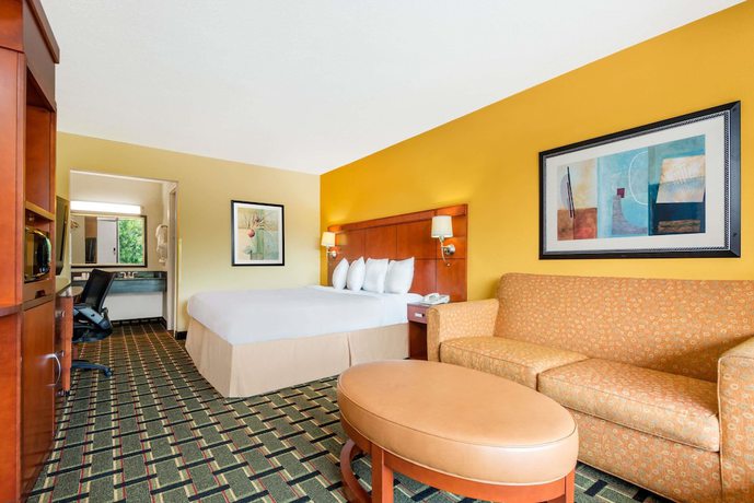 Imagen de la habitación del Hotel Days Inn By Wyndham Knoxville East. Foto 8