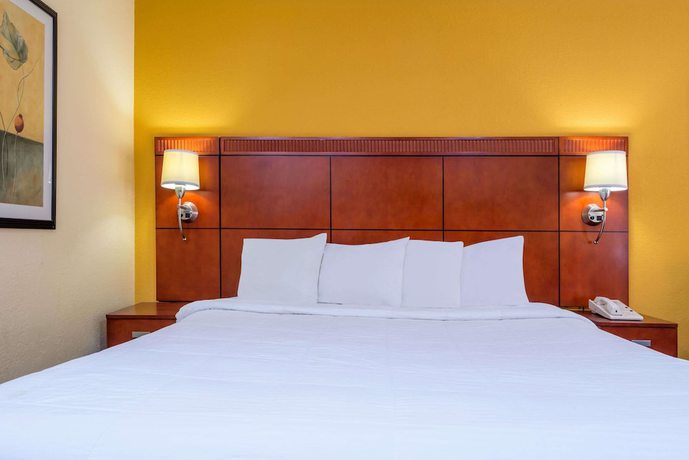 Imagen de la habitación del Hotel Days Inn By Wyndham Knoxville East. Foto 9