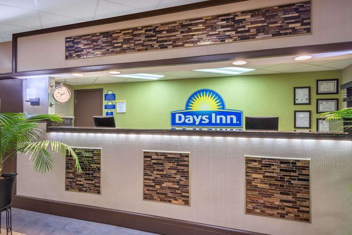 Imagen de los interiores del Hotel Days Inn By Wyndham Knoxville East. Foto 12