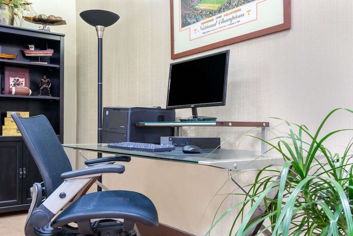 Imagen de los interiores del Hotel Days Inn By Wyndham Knoxville East. Foto 13