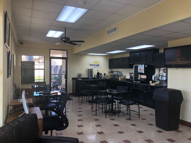 Imagen del bar/restaurante del Hotel Days Inn By Wyndham Lake Charles. Foto 2